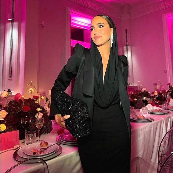 ZARA WOMAN COLLECTION BOLD SHOULDER SHAWL COLLAR BLAZER. - Picture 2 of 13